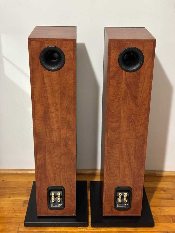 Vând Boxe de podea Bowers & Wilkins 684 - 150W