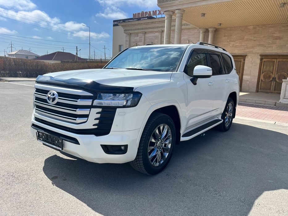 Сдается в аренду Toyota Land Cruiser 300