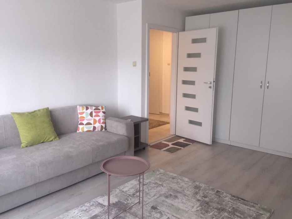 Inchiriez garsoniera in zona Mall Vitan