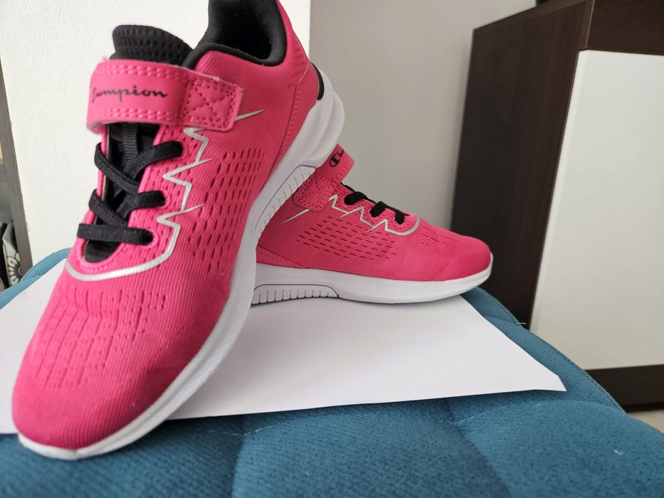 Adidasi fete Champion marimea 34