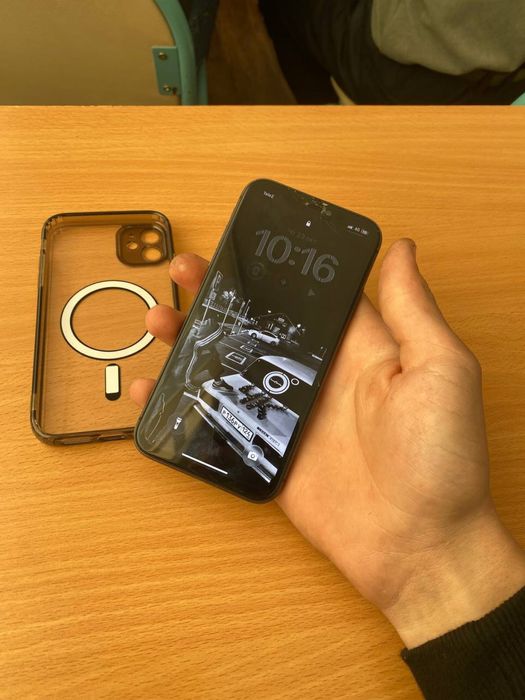 Обменяю айфон 11