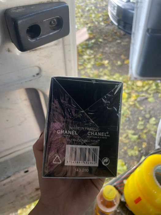 set chanel ultra correction lift