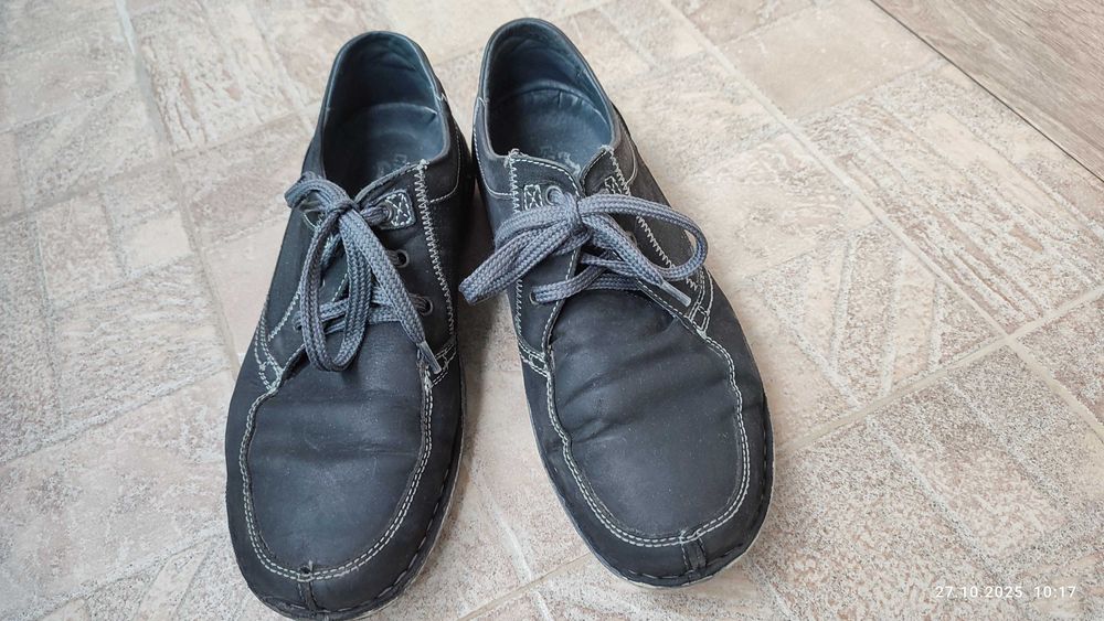 Продавам кожени обувки тип мокасини
