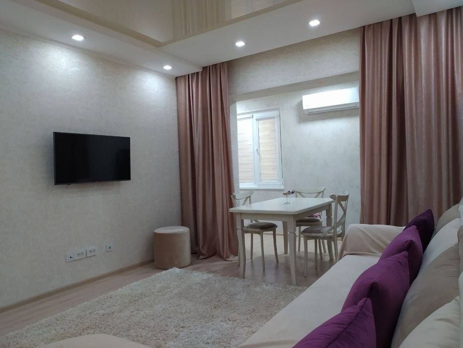 Студийная 2х комнатная с мебелью и техникой в центре Чирчика