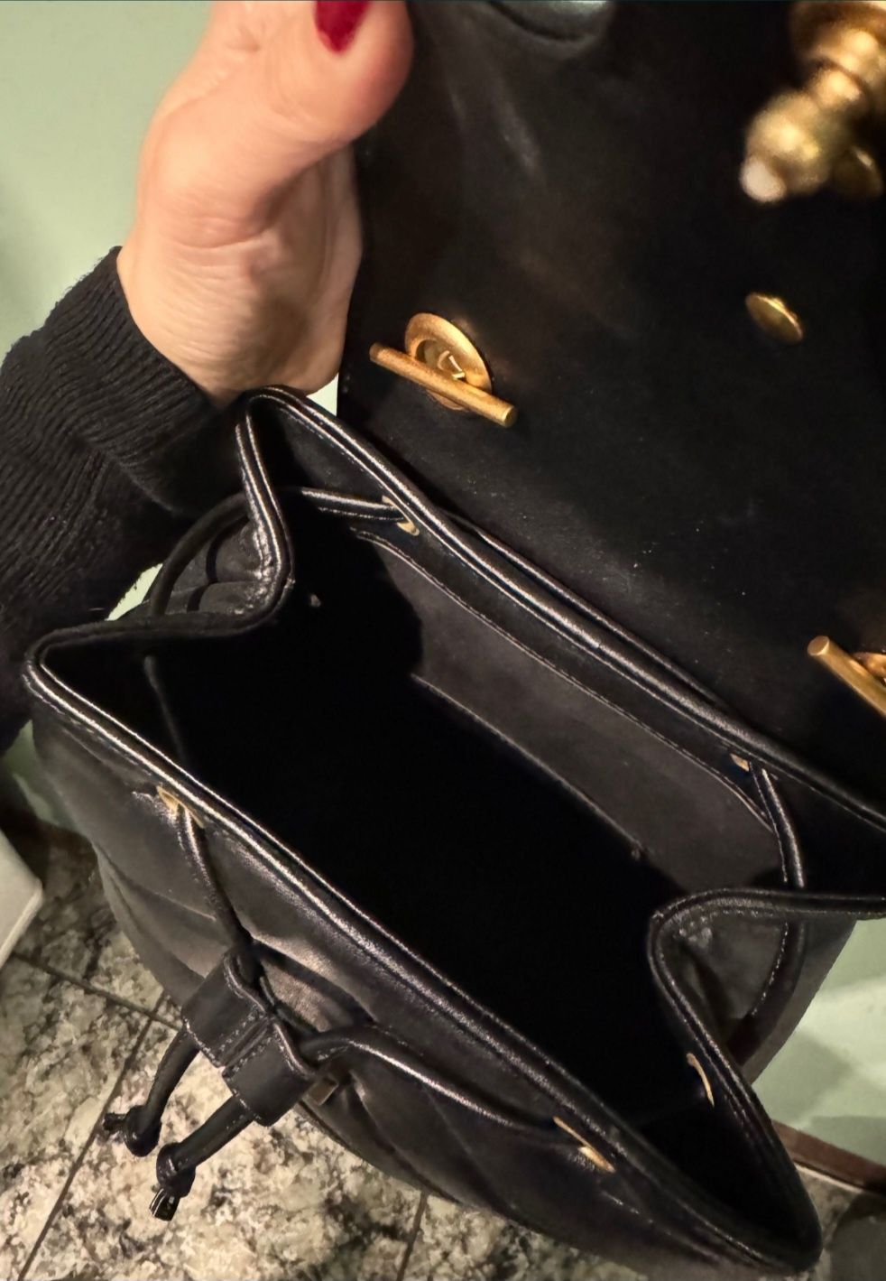 Gucci малка раница ,ест.кожа