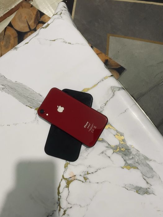 iPhone XR продается