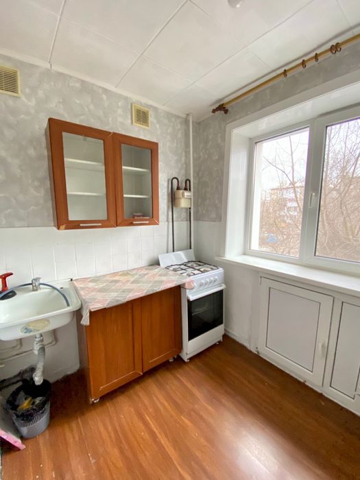 Продам 2 комн кв в кирпичном доме на 3 этаже