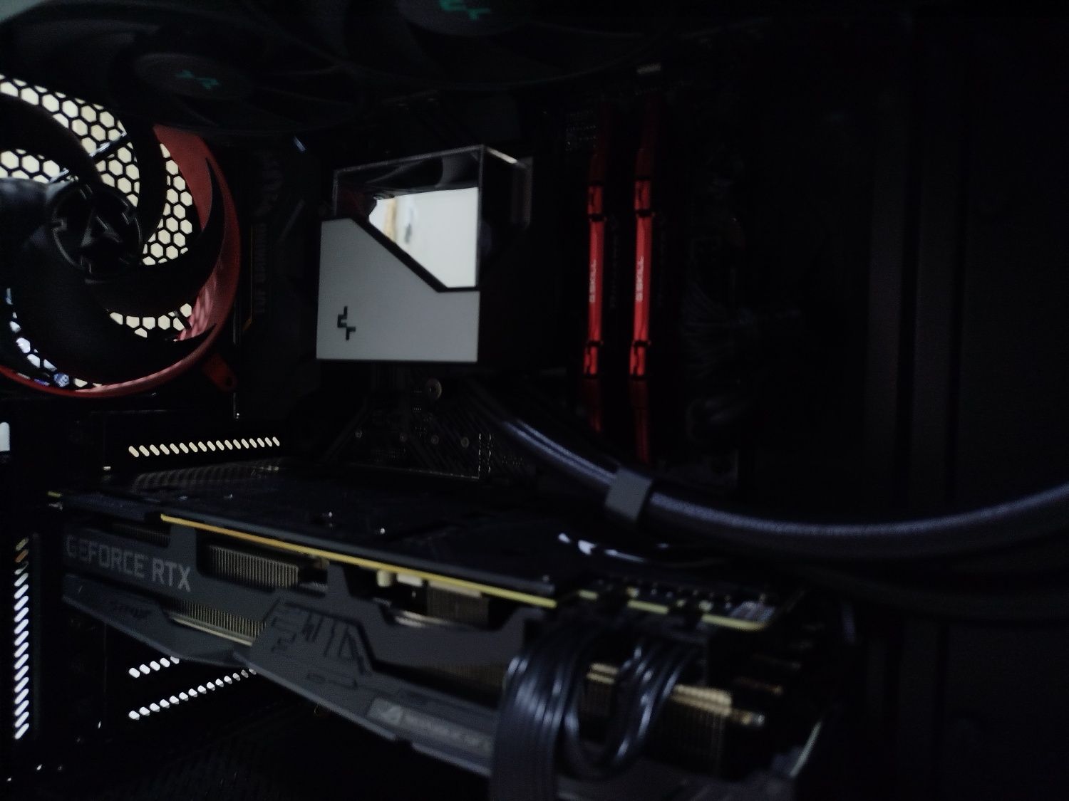Геймърски комплект: Ryzen 7 3700X + X570 дъно + 16GB RAM + охлаждане