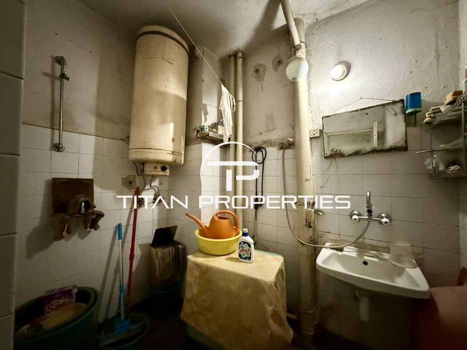 Продава се Тристаен апартамент в Пловдив, Каменица 1 - 100 кв.м за 1790 €/кв.м - Снимка #14