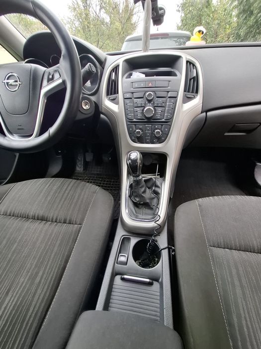 Opel. Astra. J Motor 1700 Diesel