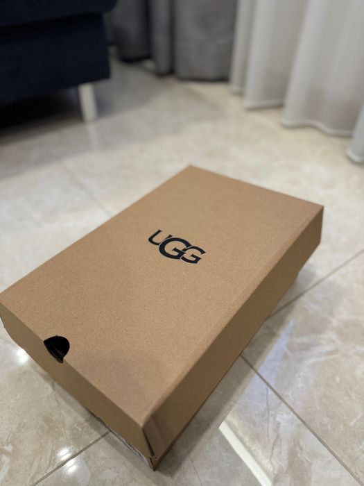 НОВИ дамски обувки UGG