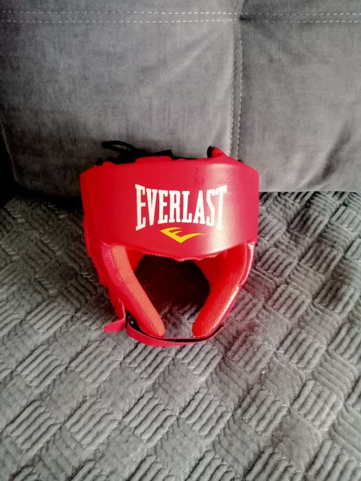 Боксёрский шлем мягкий в хорошем состоянии