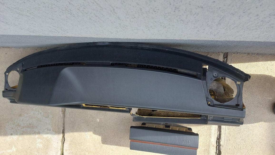 Planșă bord Mercedes W124 E 1246890016 cu airbag pasager