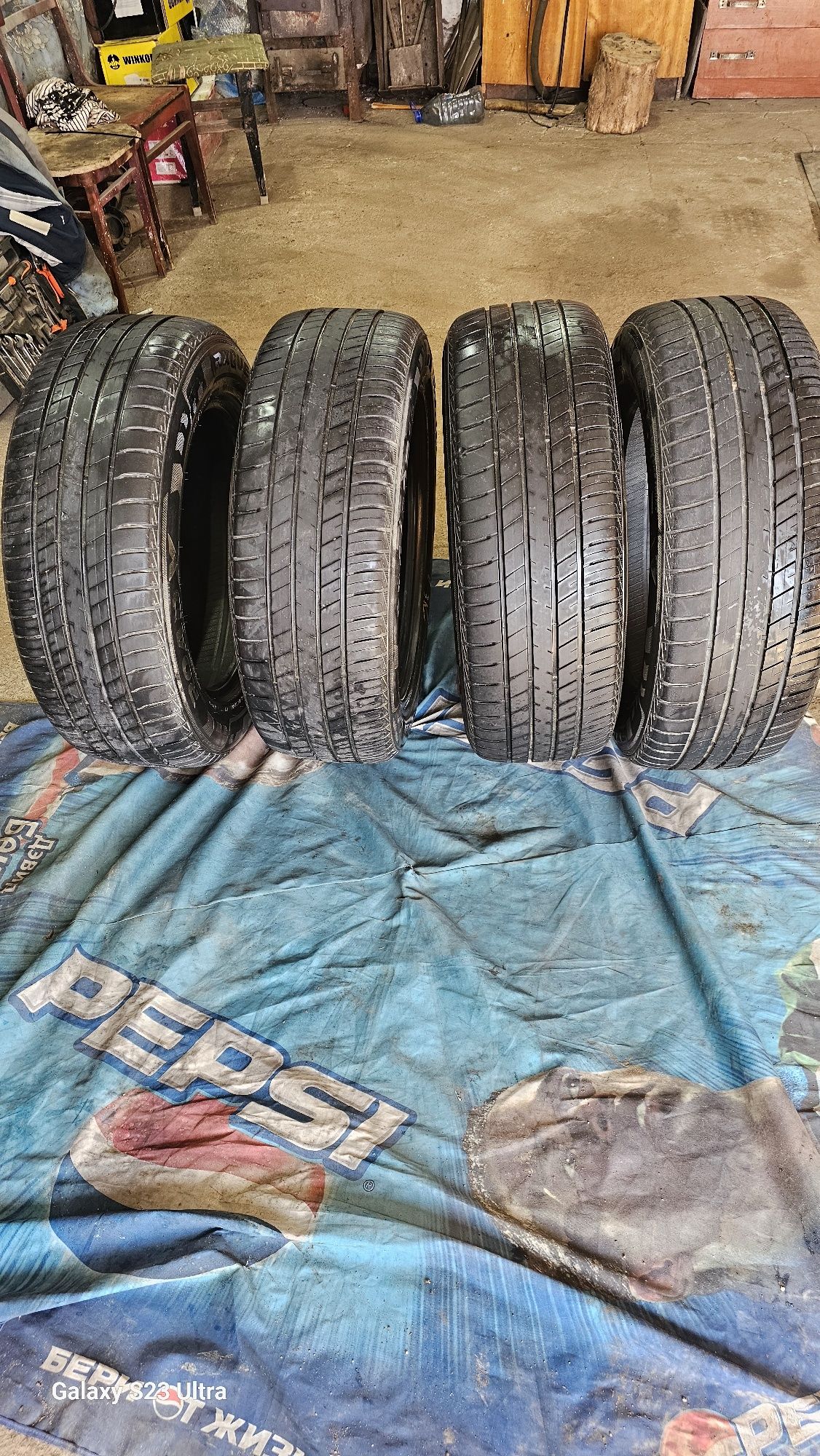 Продам комплект шины 235/60 R18