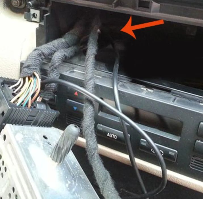 AUX кабел за бмв Е46, Е39, Е53 , Х5 Аукс cabel