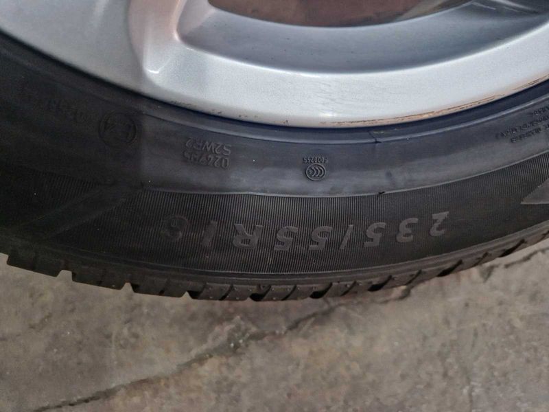 4 броя  Dunlop R18 235/55/ 
зимни гуми 
DOT3520