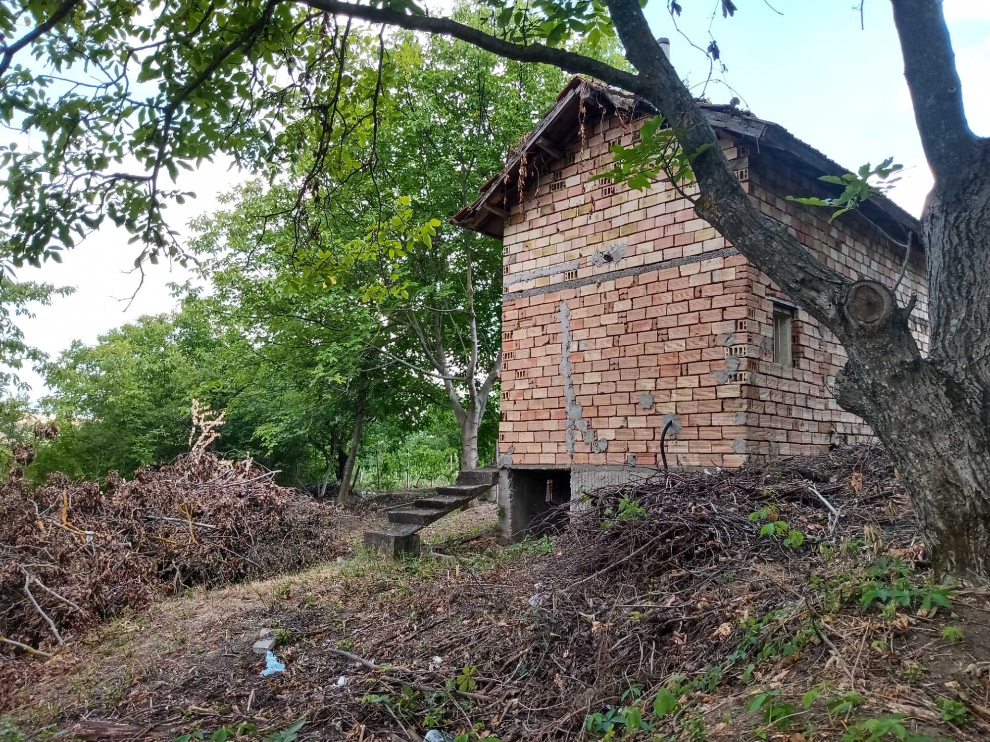 Вила с двор - 1 дка