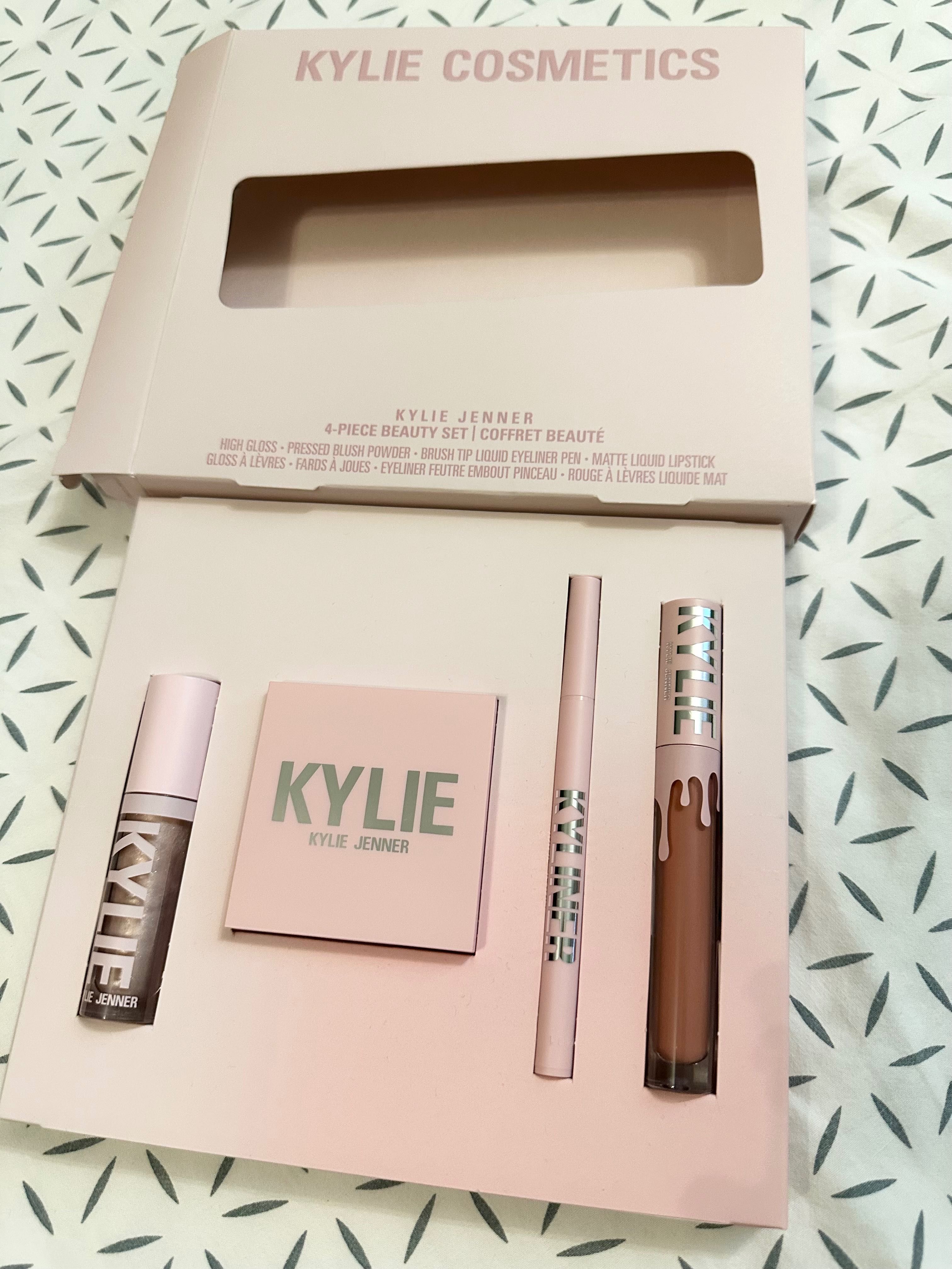 Kylie Jenner гримове комплект