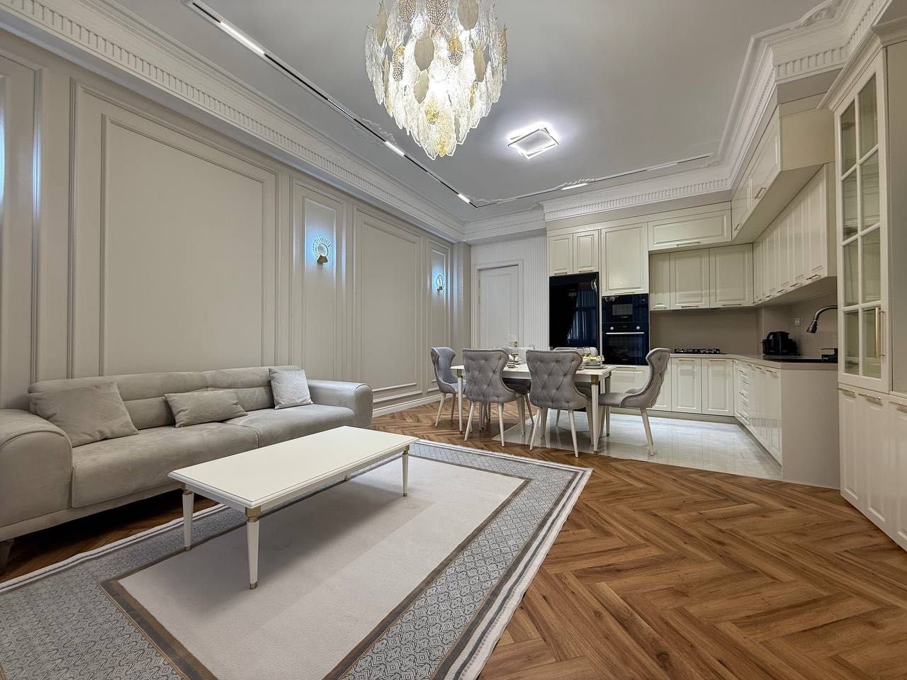 Skyline Продается 2 ком квартира ремонт Пос-во России ул.Нукусская