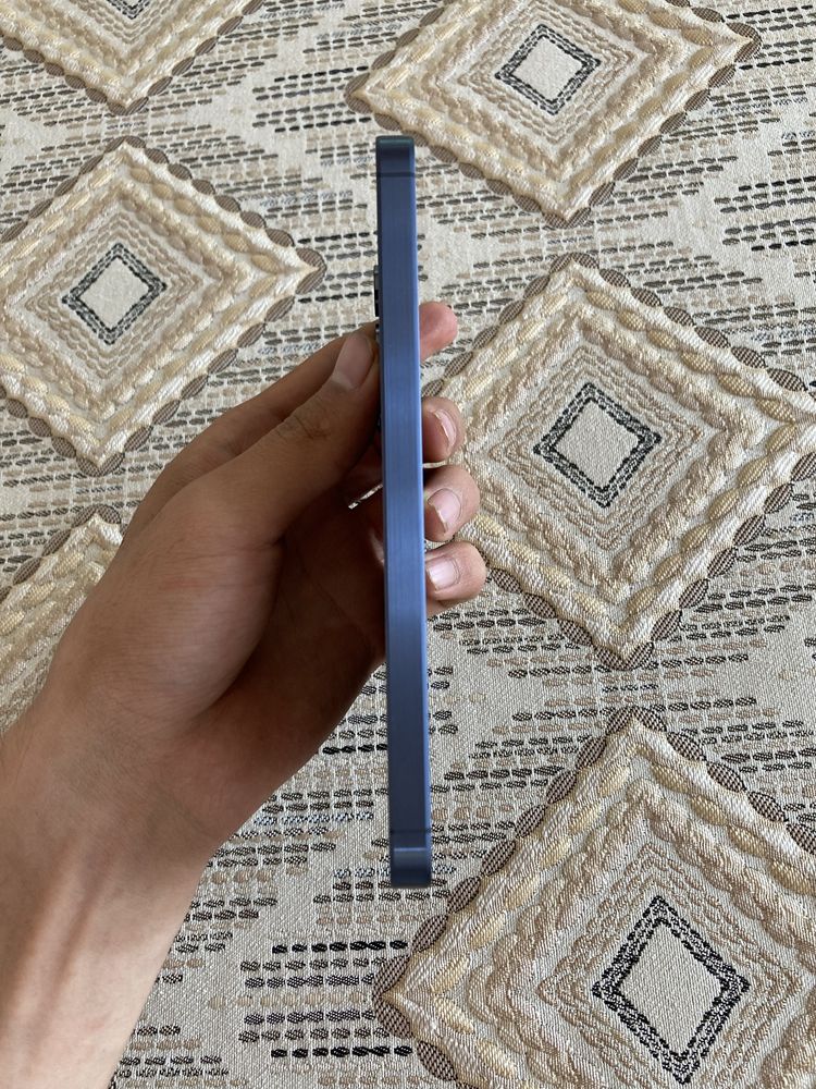 Samsung Galaxy A55  5G.   Xotira 8/128 . Xolati ideal  karobka bor