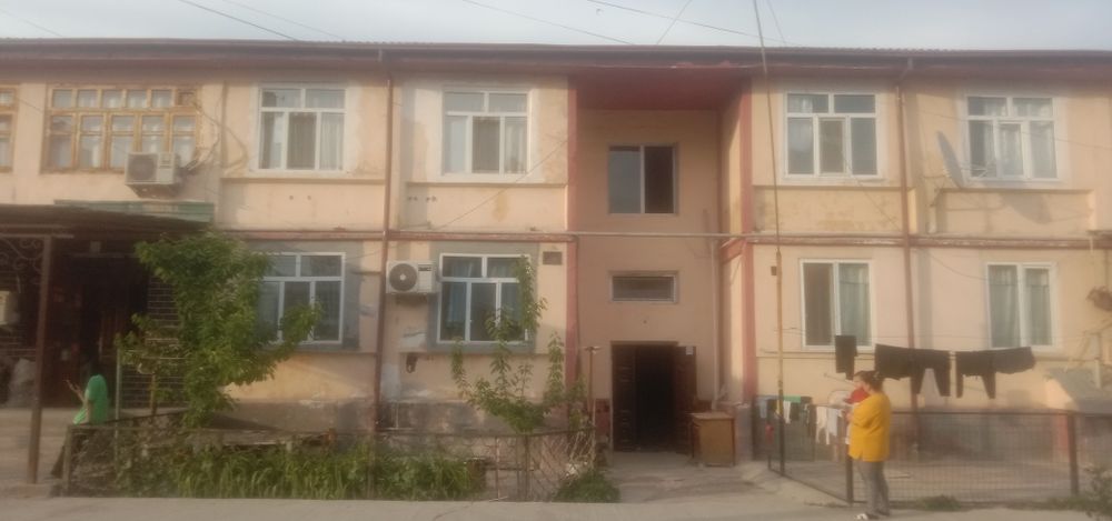 Срочна сотилади 2 хона квартира
