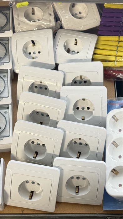 Arzatoe pirostreie cu 3 picioare