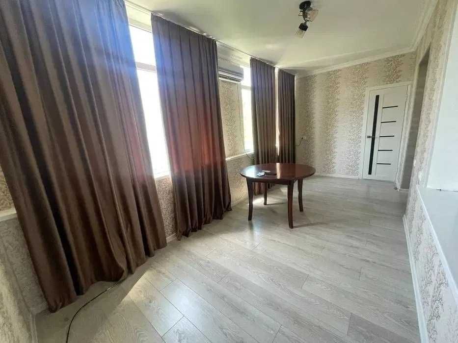 L8! Сдаётся в аренду 2-ком на Айбек ор-н 60 Школа