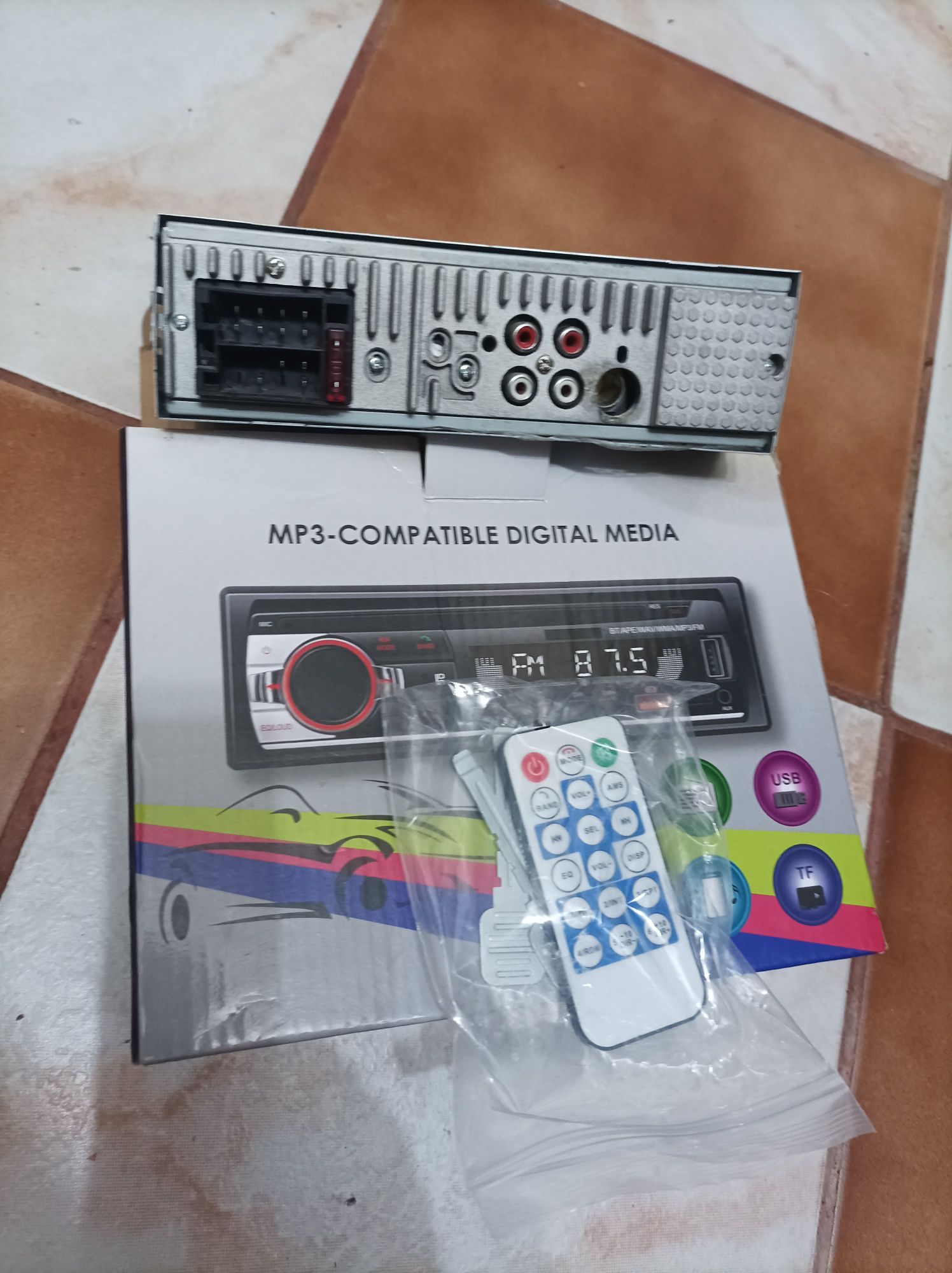 Casetofon Auto Mp3 și Stick
