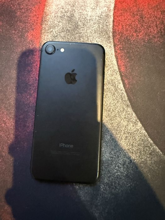 Iphone 7 32гб със забележки!