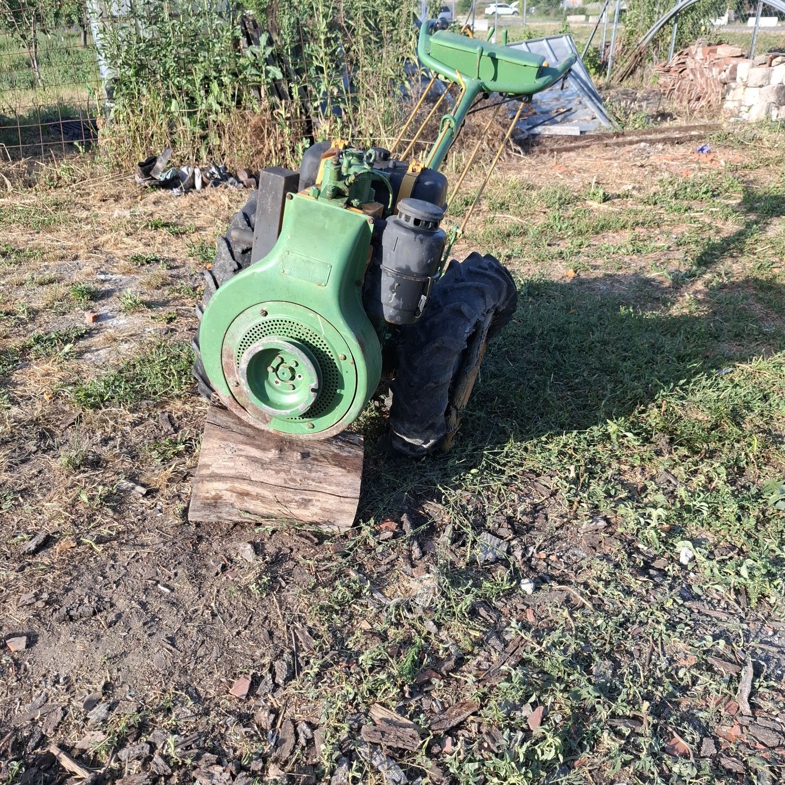 Vând motocultor ferari  disel