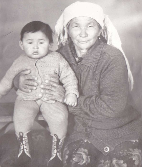 Оживающие видео из любых старых порванных фото делаем цветное видео