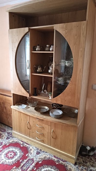 Мебель бу. Горка для посуды. Винтаж.