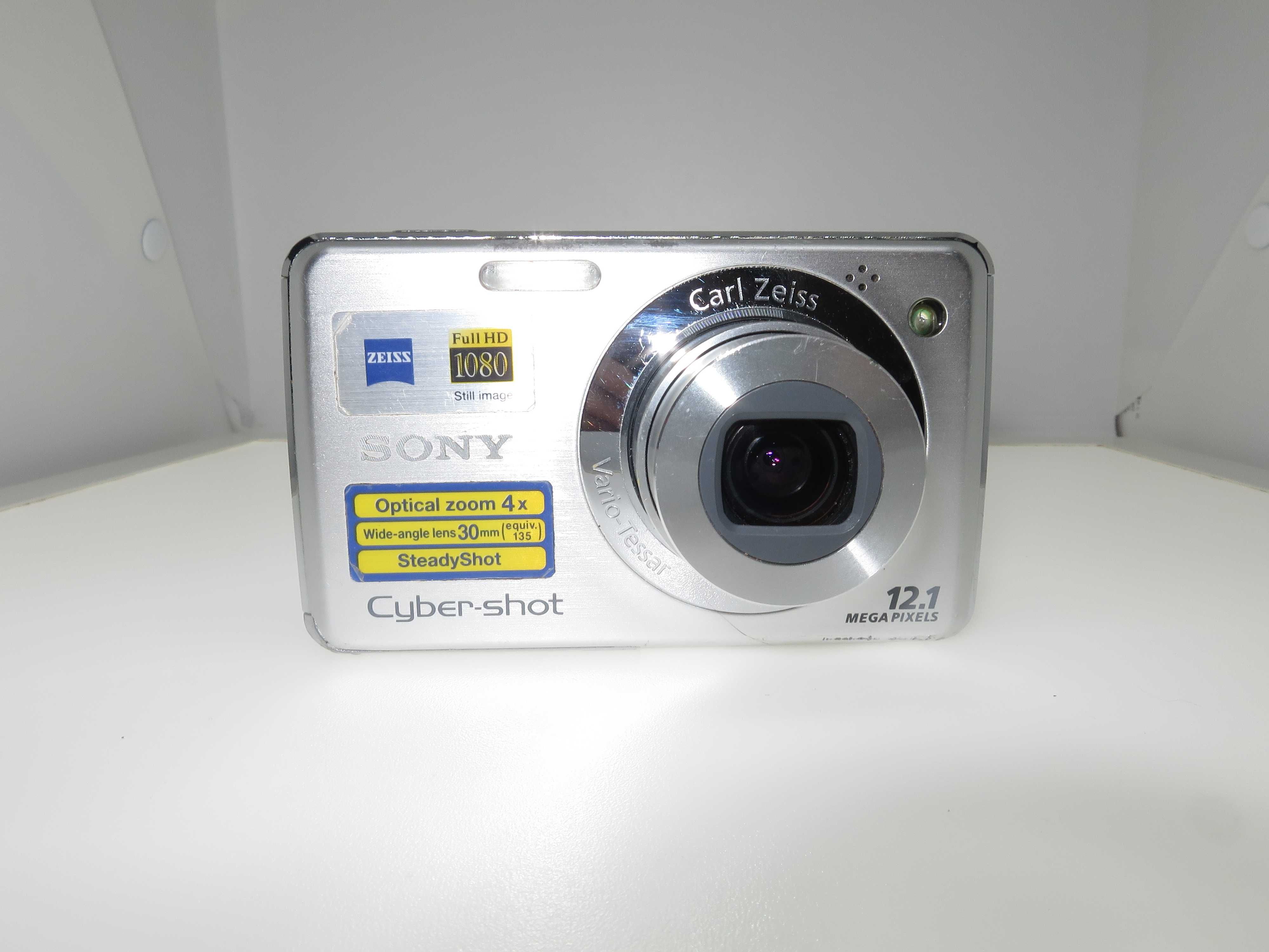 Sony Cyber-shot W210 компактен фотоапарат, комплект камера и зарядно
