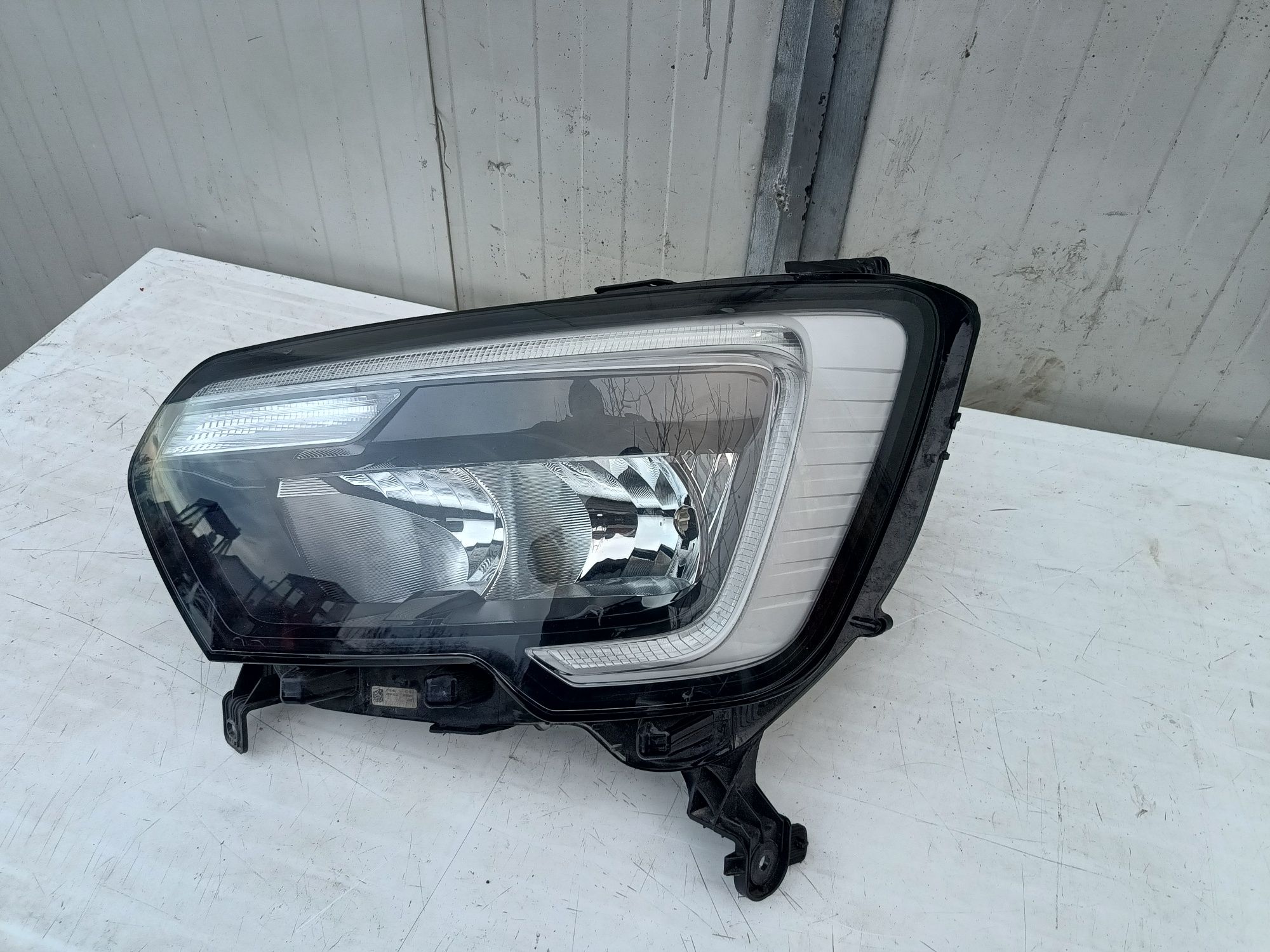 Far stânga halogen led Renault master 4 2019