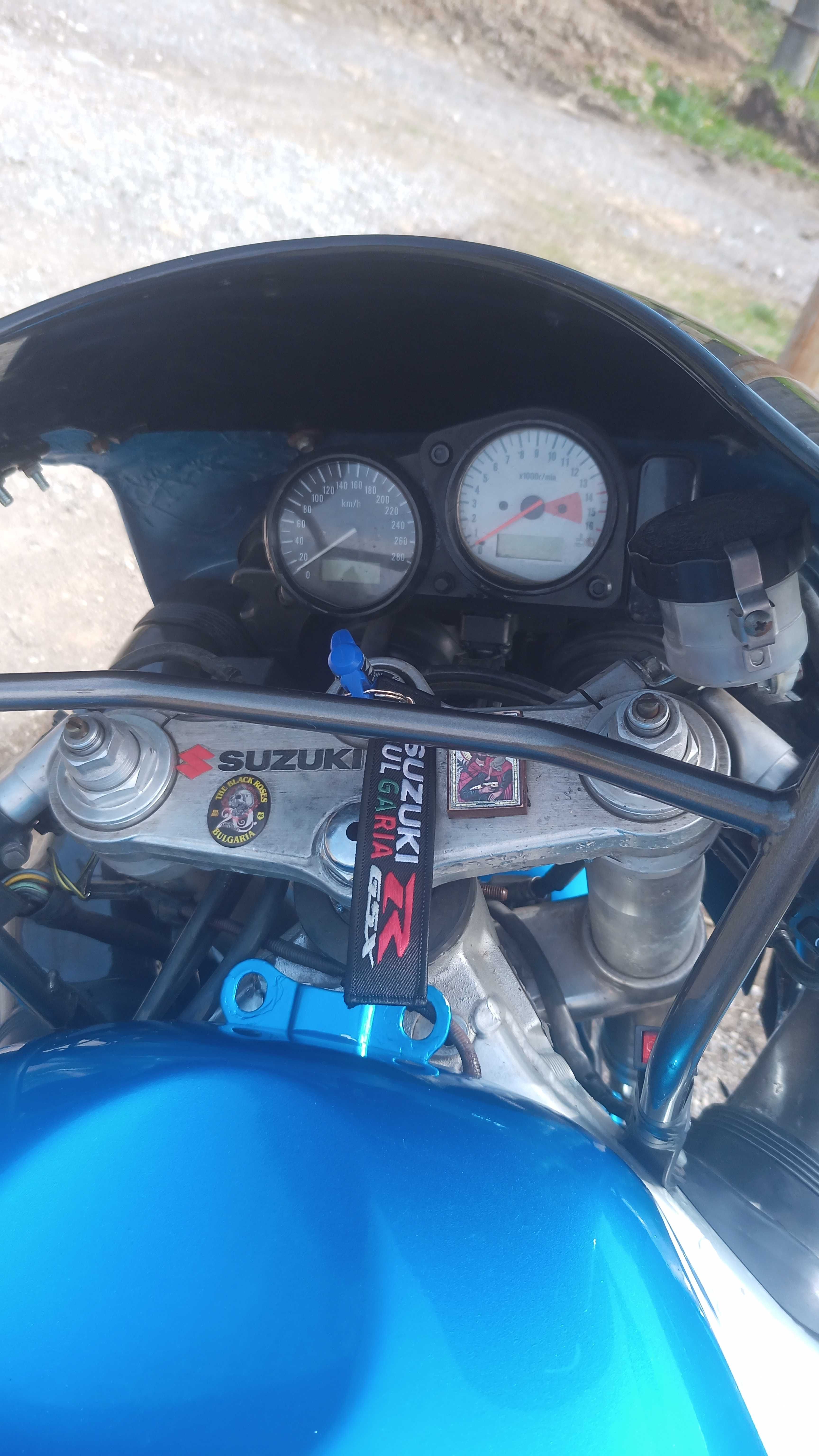 Сузуки GSXR 600 Srad