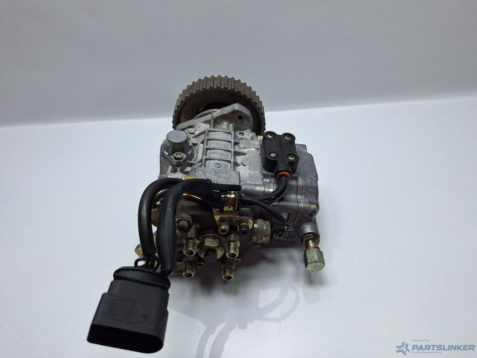 Pompa de injectie VOLKSWAGEN BORA (1J2) [ 1998 - 2013 ] TDI (AGR, ALH) 66KW|90HP BOSCH 0460404977 OEM 038130107D