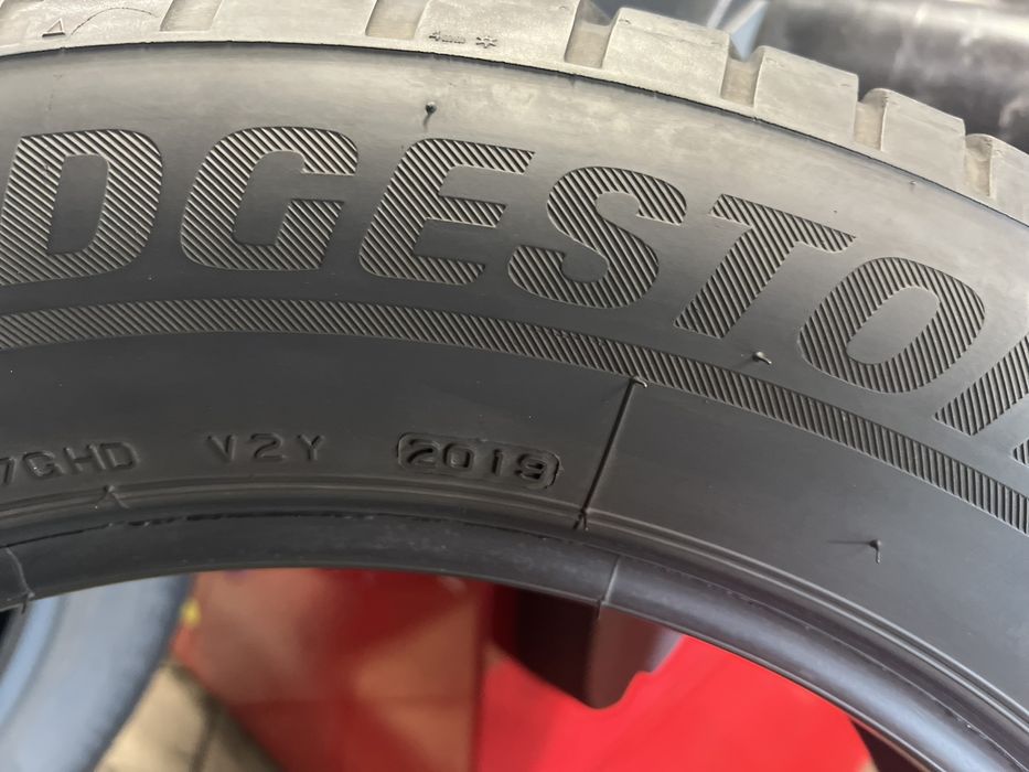 Зимни гуми 225/60 R18 Bridgestone
