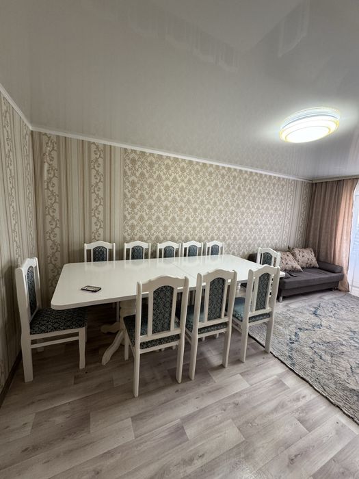 Стол со стульями