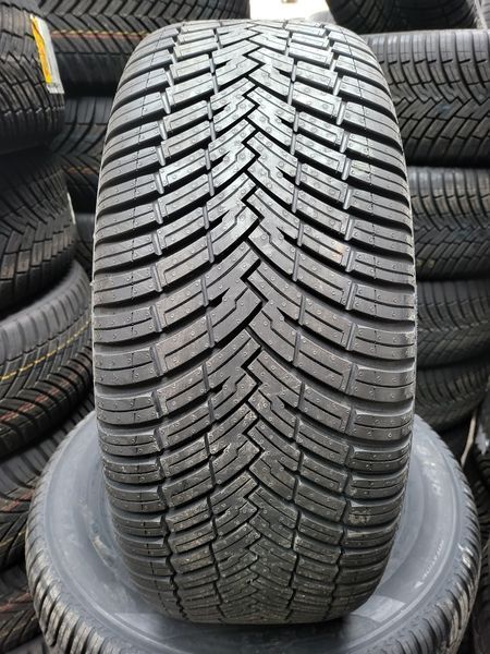 255/55/18 PIRELLI 4бр