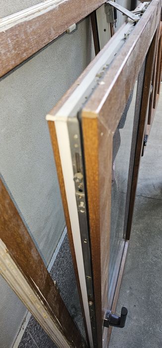 Vând scaune / geamuri termopan