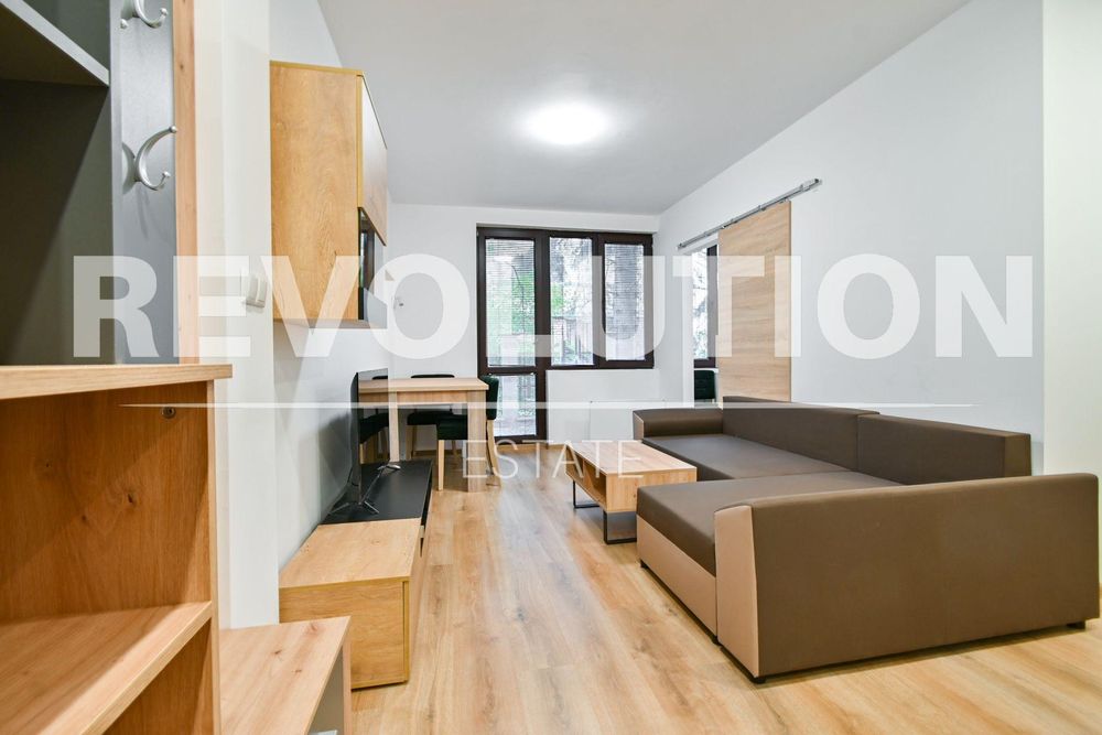 Двустаен апартамент с паркомясто в ж.к. Бояна.