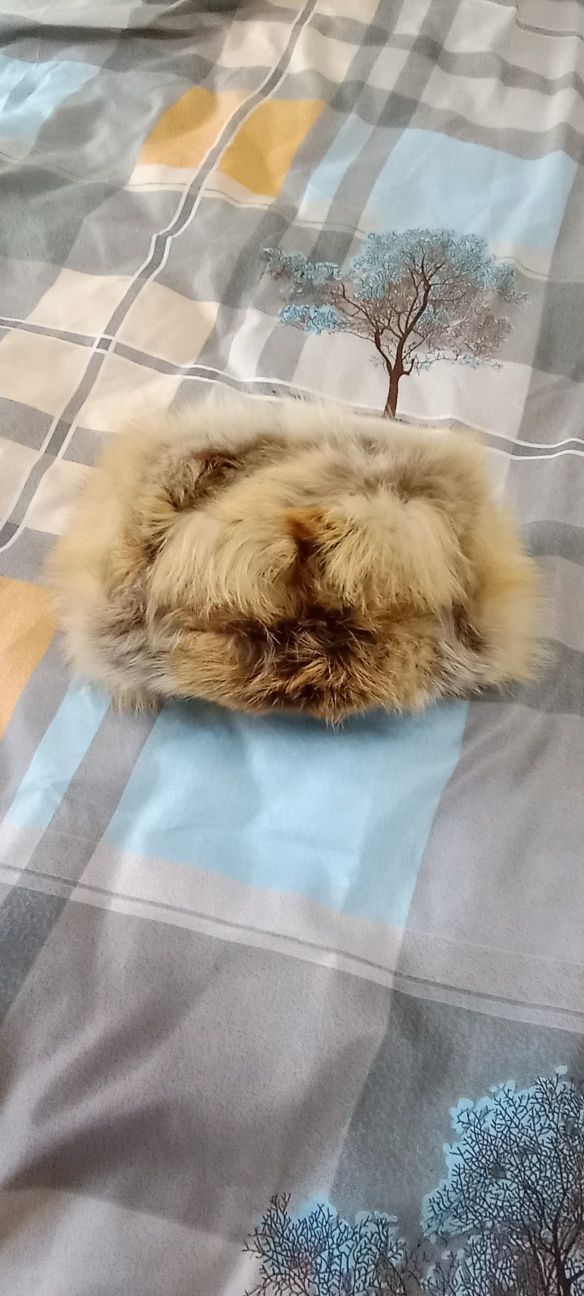 Теплая меховая шапка