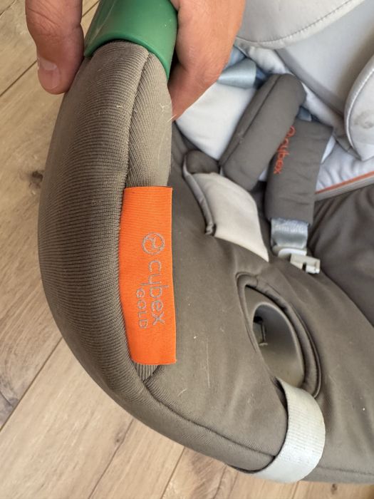 Scoica auto Cybex Aton S2 i-Size Lava Grey , ca noua, folosita 3 luni