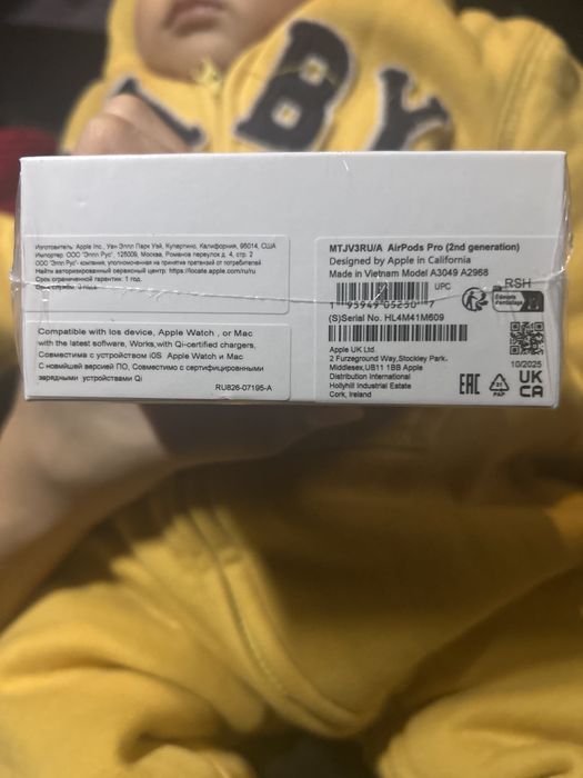 AirPods Pro 2nd generation with MagSafe Charging Case (UsB-C)