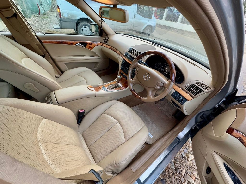 Dezmembrez Mercedes  E class 2.2 CDI an 2008