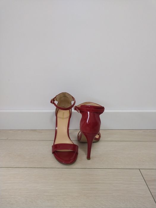 Sandale cu toc Graceland