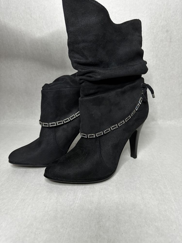 stiletto negru