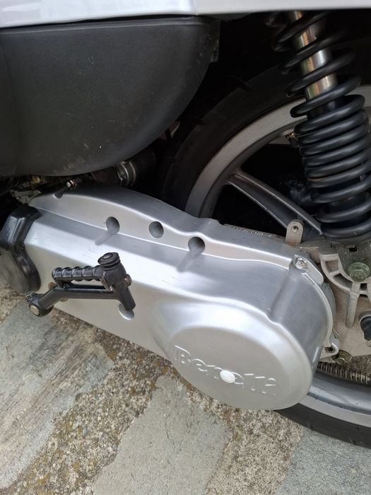 Vand scooter 50 cc ( 80 cc), 2 timpi,  unic propietar, km. 9400,  ITP