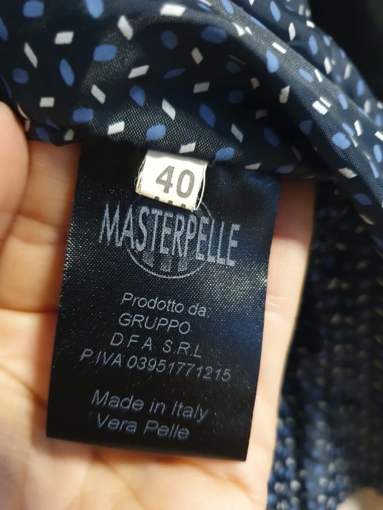 Vând geaca piele natura dama mărimea 40