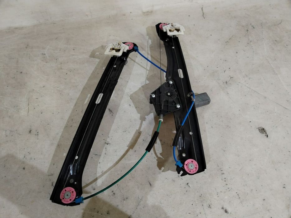 Macara geam usa dreapta fata, BMW X1, F48, 2015, 2016, 2017, 2018, 2019, 2020, 2021, 2022, cod origine OE 63137165861.